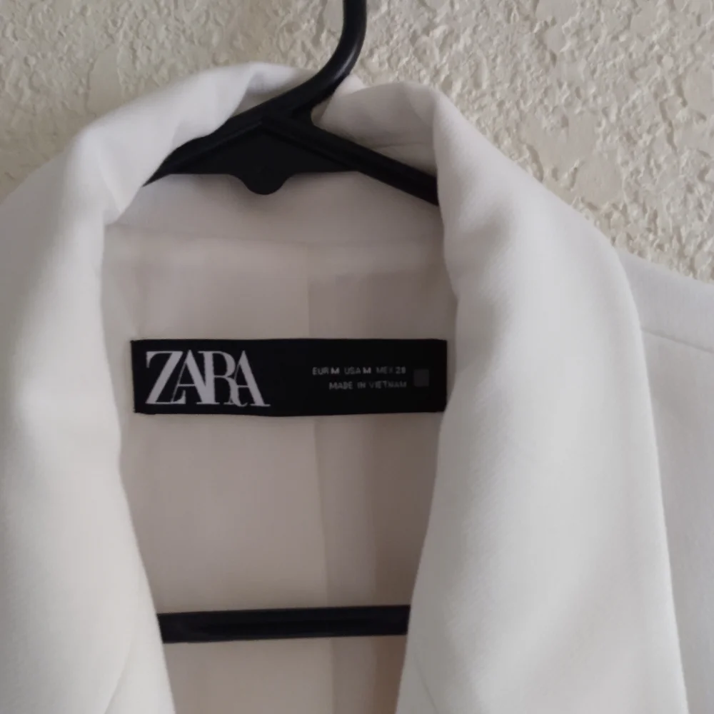 Zara Blazer - Picture 5 of 9